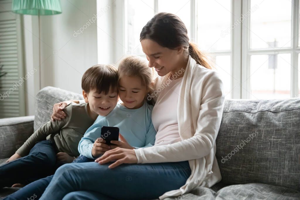 電子連絡帳アプリ